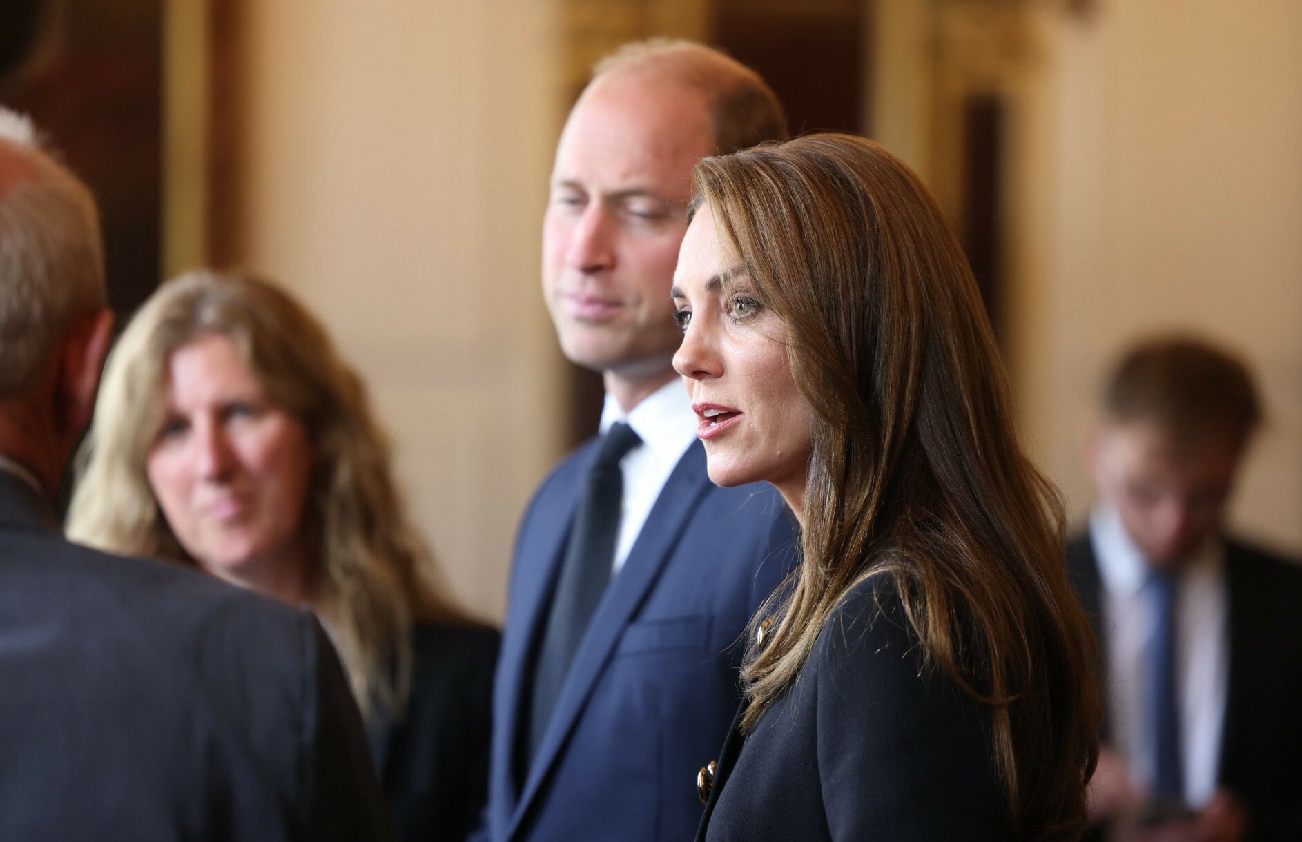 Kate Middleton i książę Harry na spotkaniu z wolontariuszami