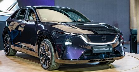 Polska premiera Mazdy CX-6e na Poznań Motor Show. Prawie 500 km na jednym ładowaniu za 206 tys. zł