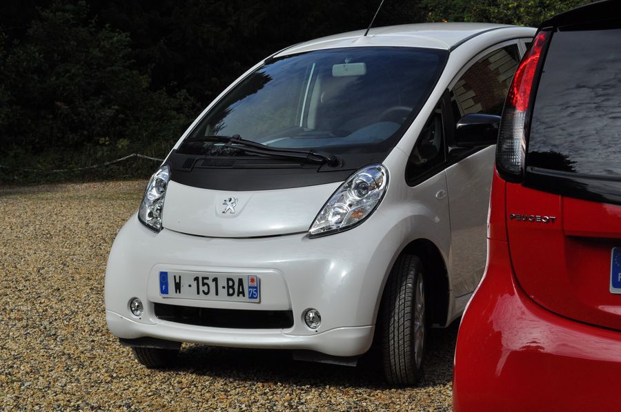 PEUGEOT iOn