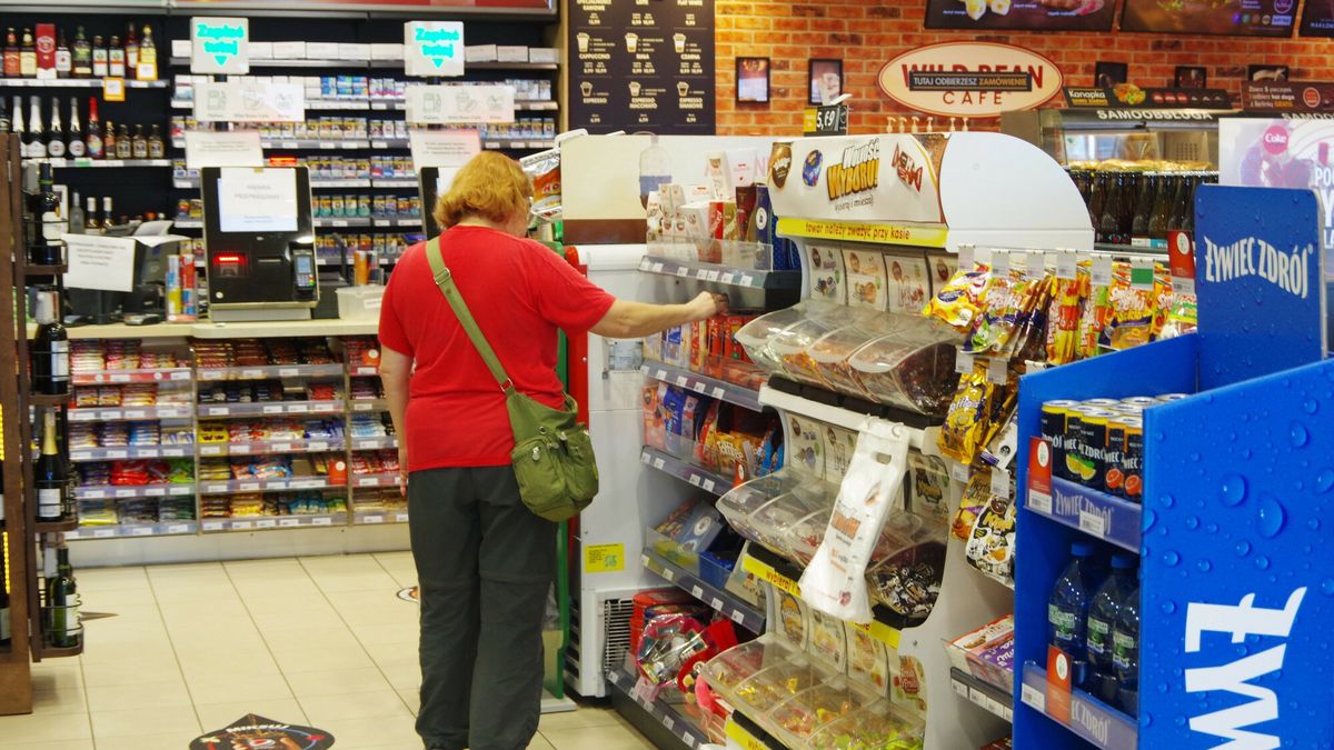 1 stycznia 2025 r. może wejść w życie nocna prohibicja na stacjach paliw. Zdj. ilustracyjne