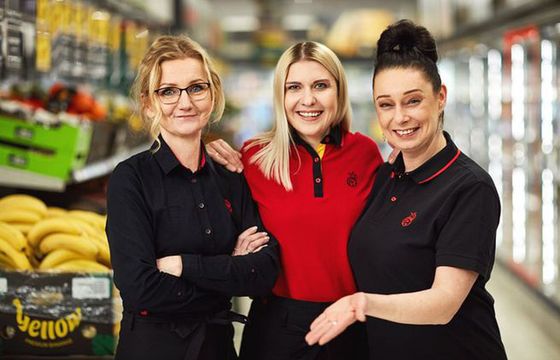 45 mln zł rocznie na kolejne podwyżki pensji w Biedronce