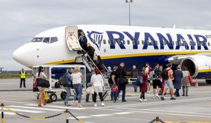 Gdańsk. 30 osób uziemionych na lotnisku. Pilot "pomachał środkowym palcem i odleciał"