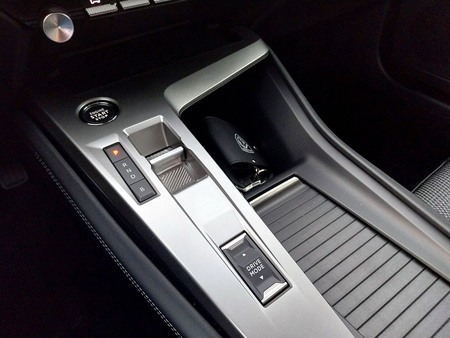 Peugeot E-308
