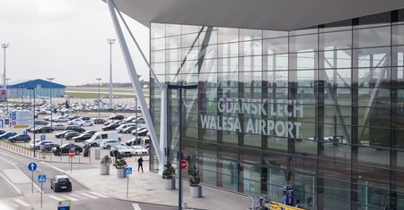 Awaryjne lądowanie w Gdańsku! Pasażerka wysadzona z samolotu