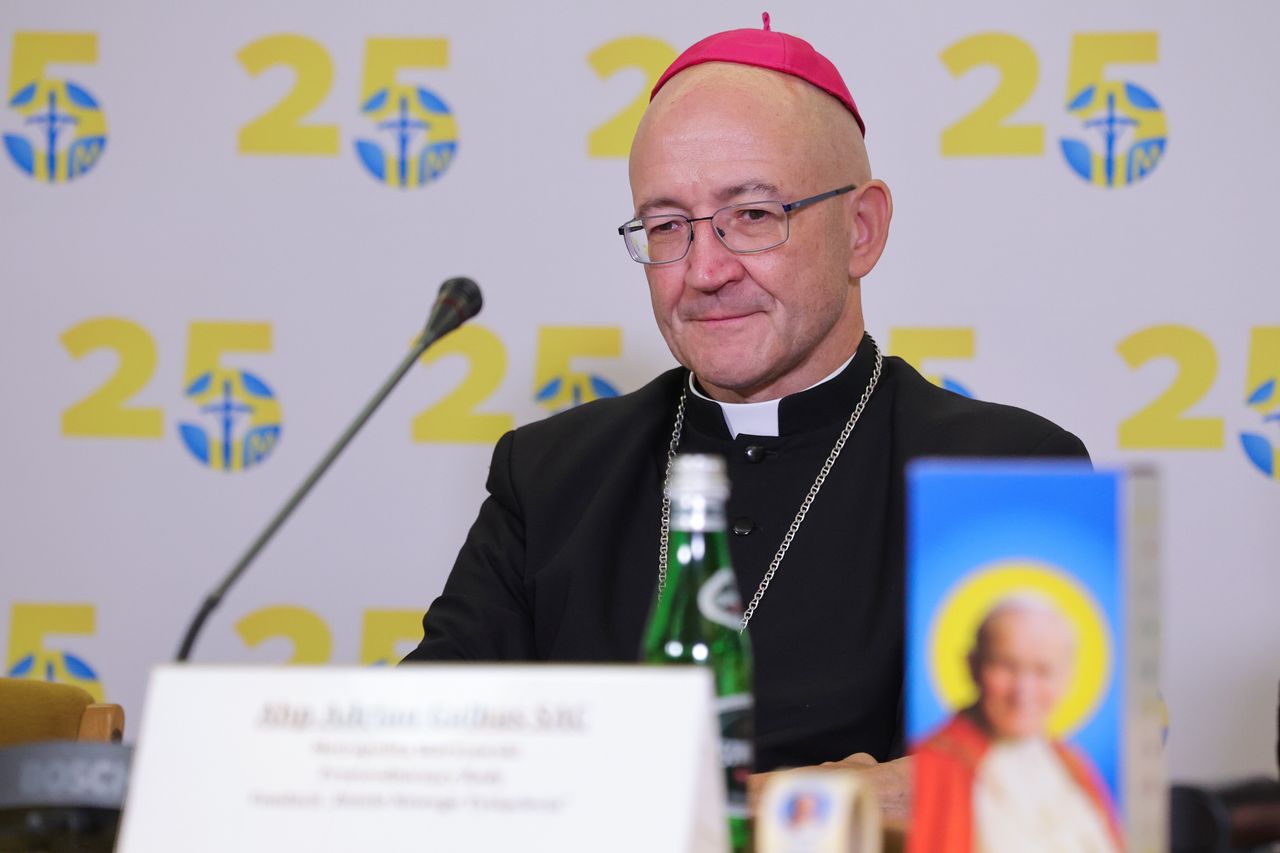 Abp Galbas ma prośbę. Przemówił w imieniu migrantów i uchodźców