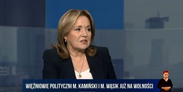 Danuta Holecka BRONI Romy Wąsik, opowiadając Maciejowi, co działo się po jego zatrzymaniu: "Żona mówiła, że nie wie, jak ustawić ciepło"