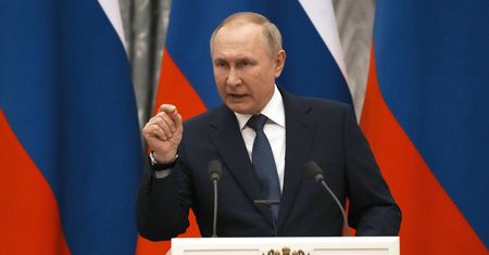 Wojna informacyjna. RCB ostrzega przed najczęstszymi fake newsami