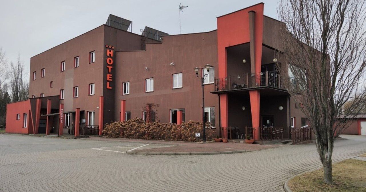 Piotrków Trybunalski: Hotel Altamira wystawiony na sprzedaż