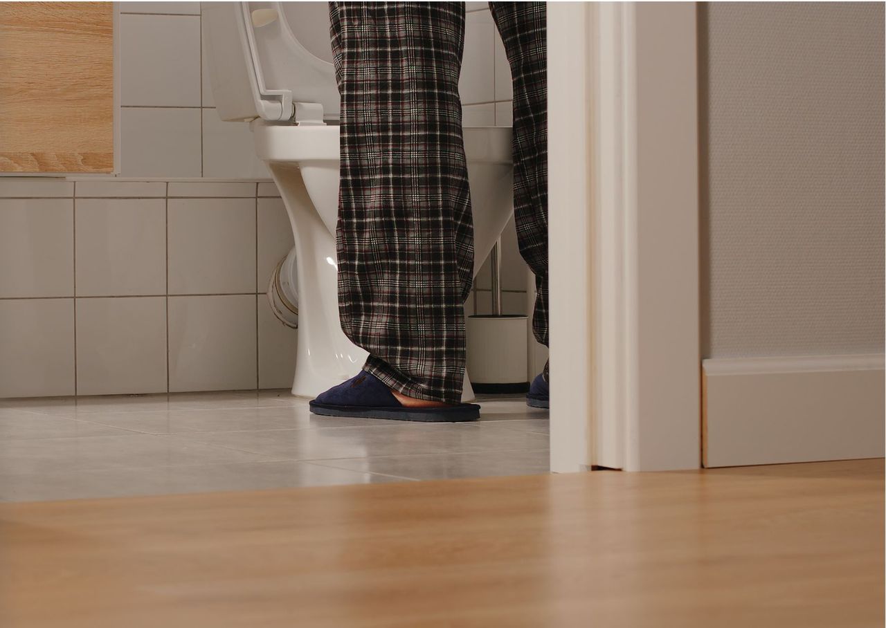 Częste wstawanie do toalety w nocy może być oznaką problemów ze zdrowiem