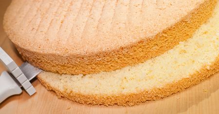 Biszkopt pięknie wyrośnie i nieopadanie. Cukiernicy niechętnie zdradzają ten trik