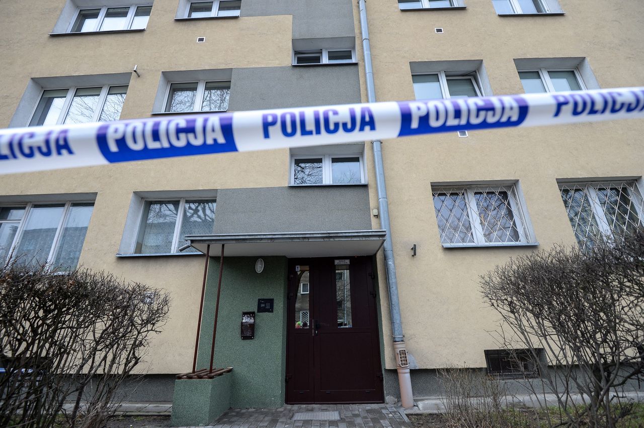 Akcja policji. W mieszkaniu znaleziono ciało kobiety