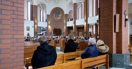 Do kościoła z imiennym zaproszeniem? Pomysły duchownych na zachowanie limitu wiernych