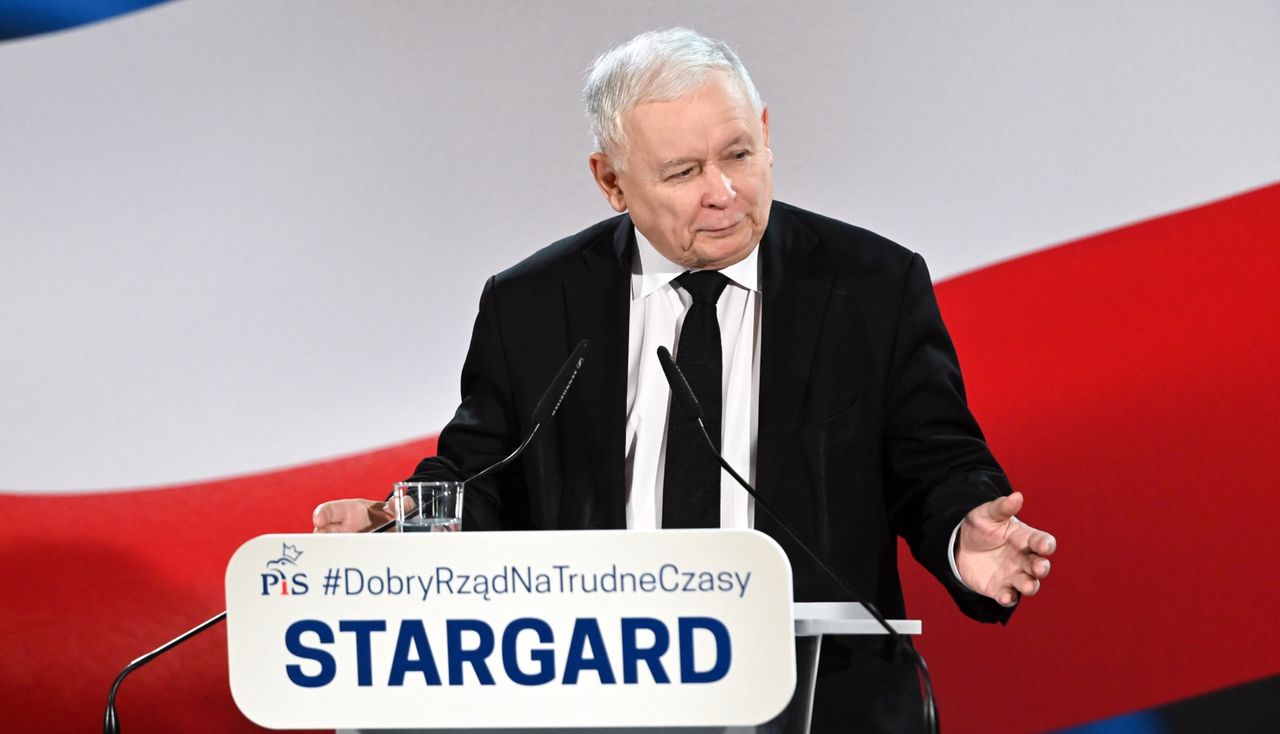Prezes Jarosław Kaczyński podczas spotkania z mieszkańcami Stargardu