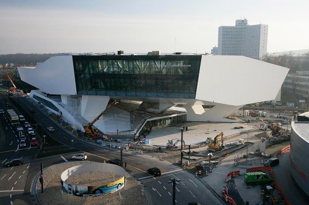 Porsche Museum, Porscheplatz, Zuffenhausen (Budowa 2005-2009)