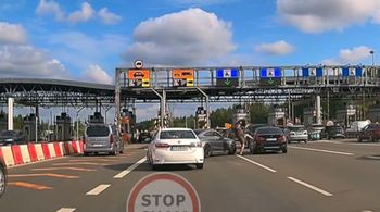 Agresywny kierowca z Małopolski szalał po autostradzie
