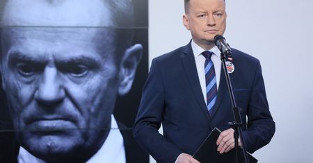 "Nauczyciele znów oszukani". Błaszczak chce wywrzeć presję