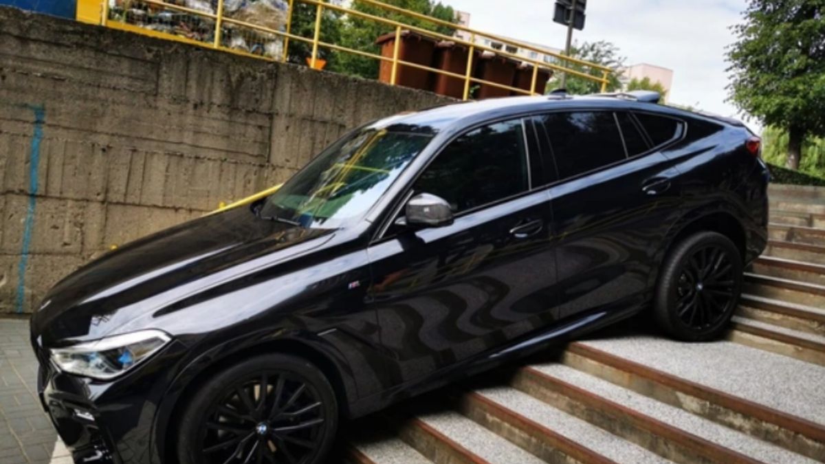 Mieszkaniec Chorzowa wjechał na schody 