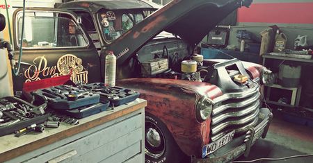 "Amerykańce to styl życia, a mechanik musi być kumplem". O wozach z USA opowiadają Chester&Wasyl i Albricht