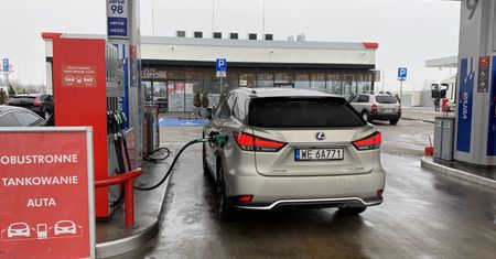 KAS sprawdza ceny na stacjach paliw. Wykryto już 200 naruszeń