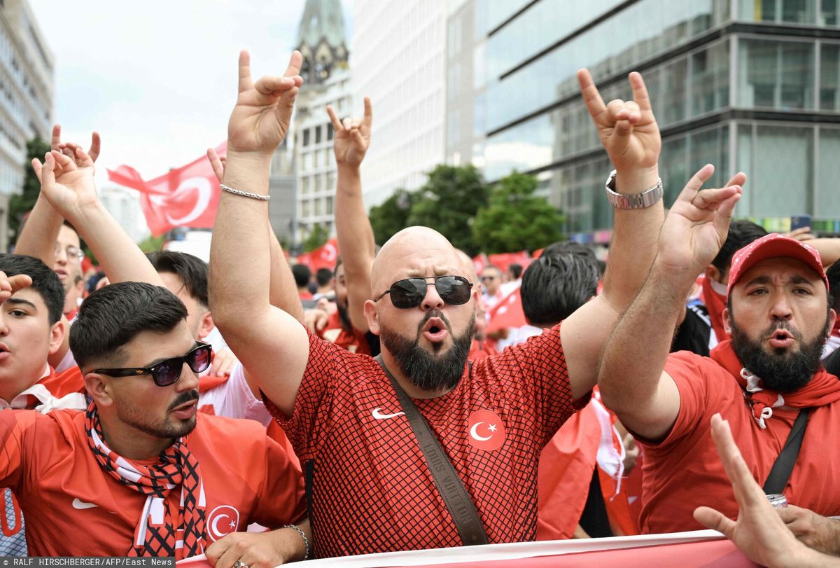 euro 2024, turcja, mecz Niepokój przed meczem Turcji. Chodzi o wilczy salut