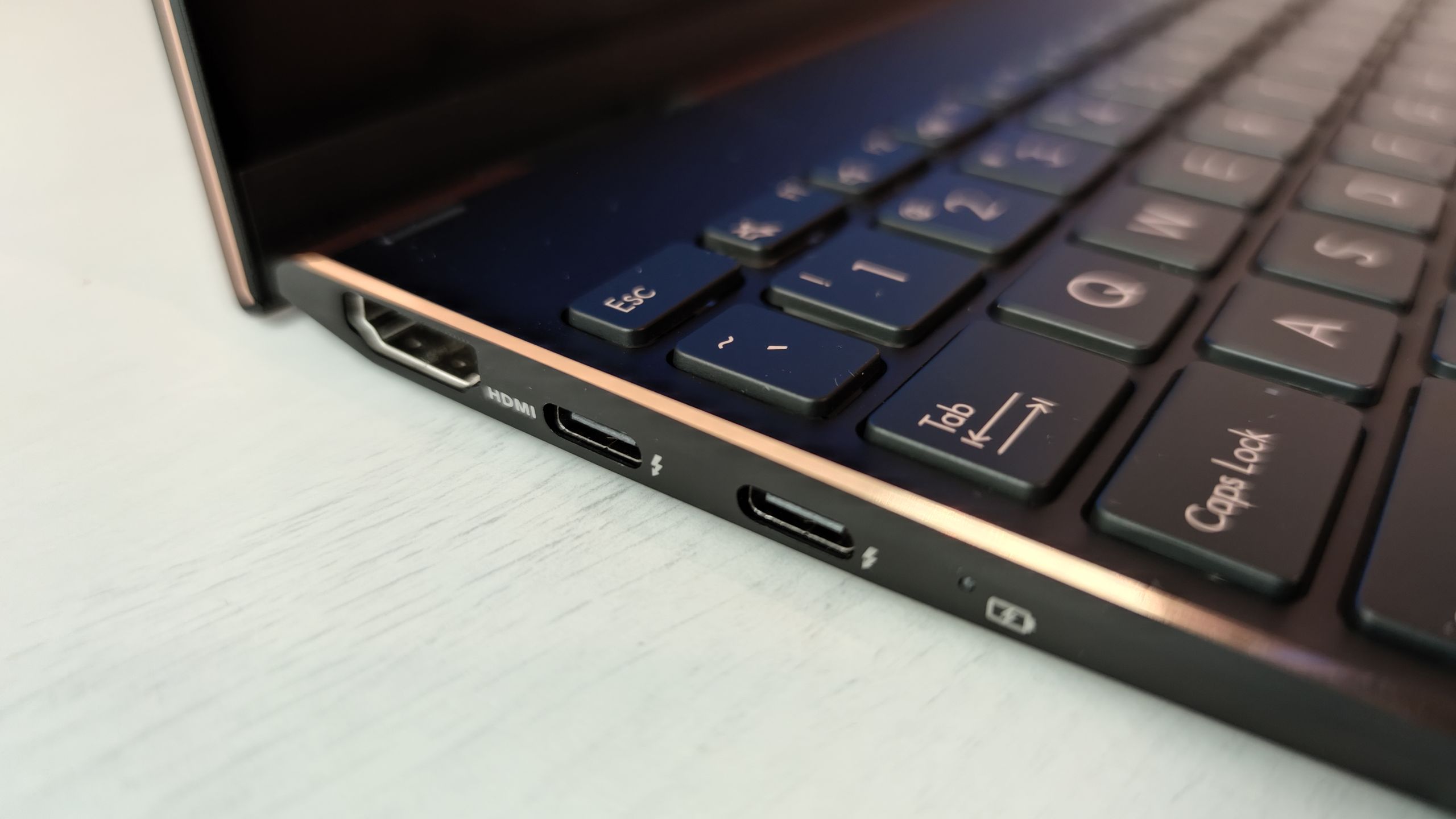 ASUS ZenBook Flip S: test. Zabójczo ostry ekran, duża wszechstronność 6