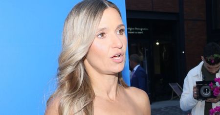 Eksponuje sztuczny biust. W programie będzie nie do poznania
