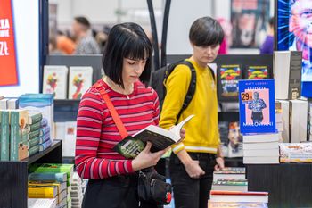 Lublin: Fani literatury podbili miasto. Zobacz zdjęcia z ostatniego dnia Targów Książki