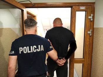 Zgierz: Wyniósł sejf. Łupem złodzieja padło 38 tys. zł