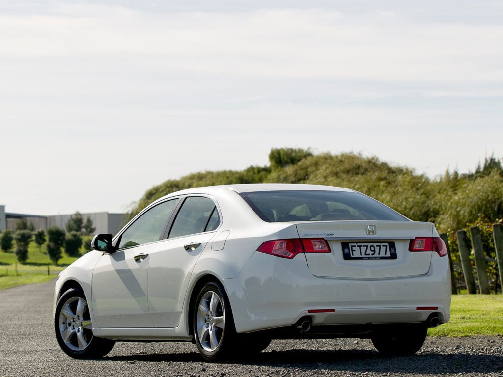 Honda Accord zrobiła swoje i odchodzi - być może w najbliższych latach inni producenci przekonają się, że tradycyjna klasa średnia powoli przechodzi do historii