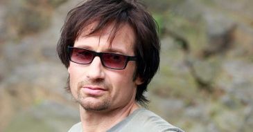 Duchovny ma kochankę!