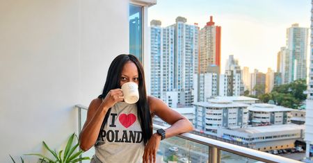 Osiem lat w Polsce i odmowa pobytu. "Kochałam swoje życie w Warszawie"