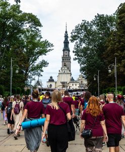 Sprawdziła, ile płacą za pielgrzymkę. Kwota nie jest mała