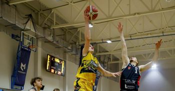 Koszykarze Tura Basket Bielsk Podlaski zgasili Znicz nie bez kłopotów