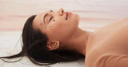 Dyskretny urok perfum – idealne zwieńczenie każdej świątecznej stylizacji