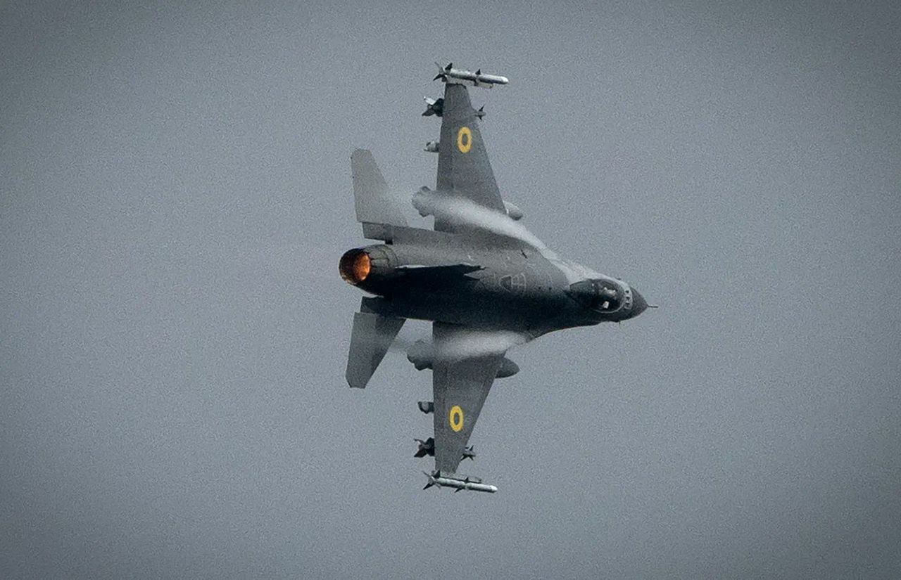 Ukraine loses a third F-16, butthe  pilot ejects to safety