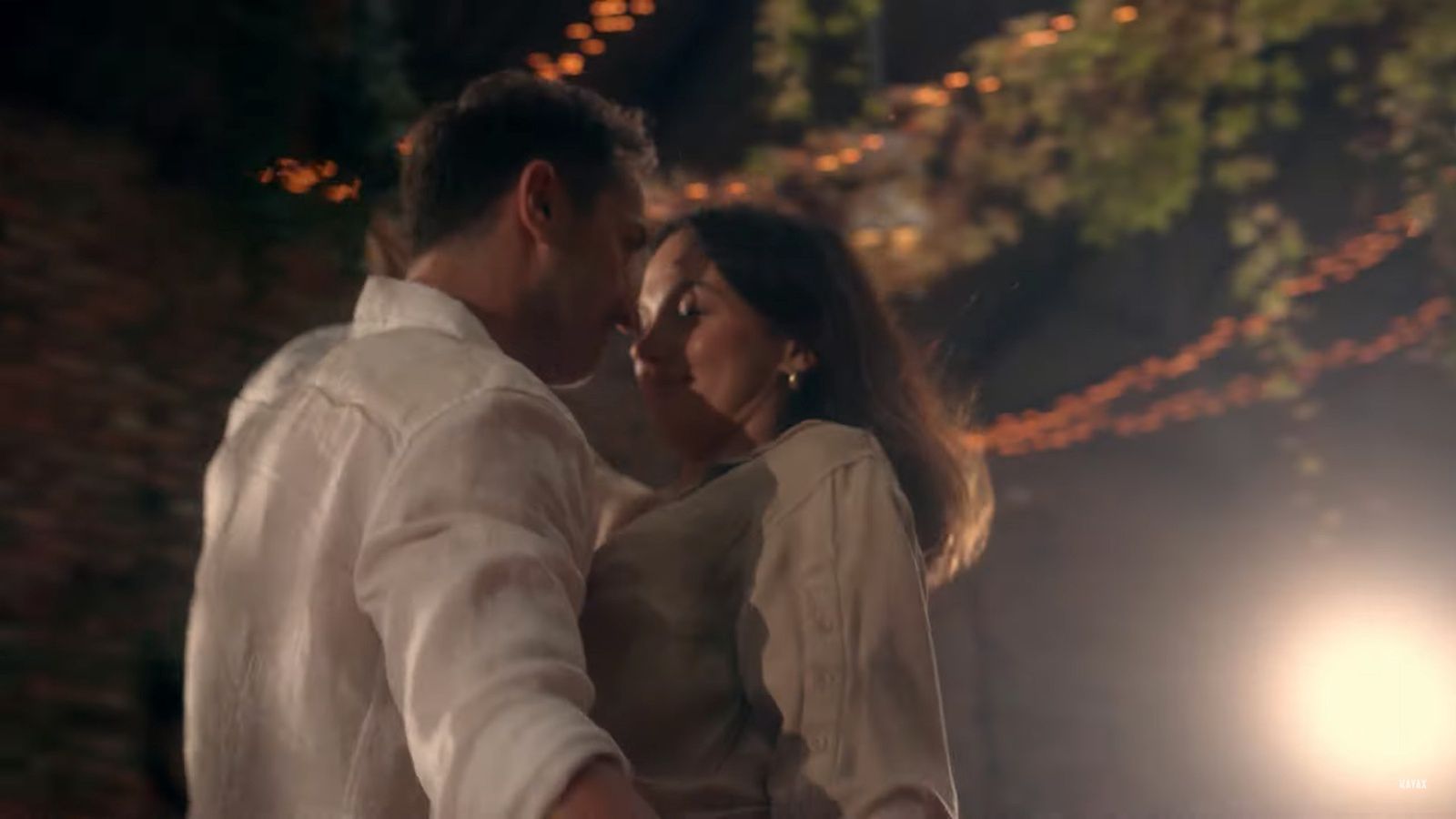 Paulina Krupińska i Sebastian Karpiel-Bułecka w teledysku