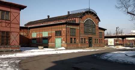 Śląskie. Pasażerka pociągu dostrzegła dramat kobiety na dworcu w Rudzie Śląskiej