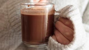 Ten napój z kakao doda ci energii i pomoże schudnąć. Działa jak naturalny spalacz tłuszczu