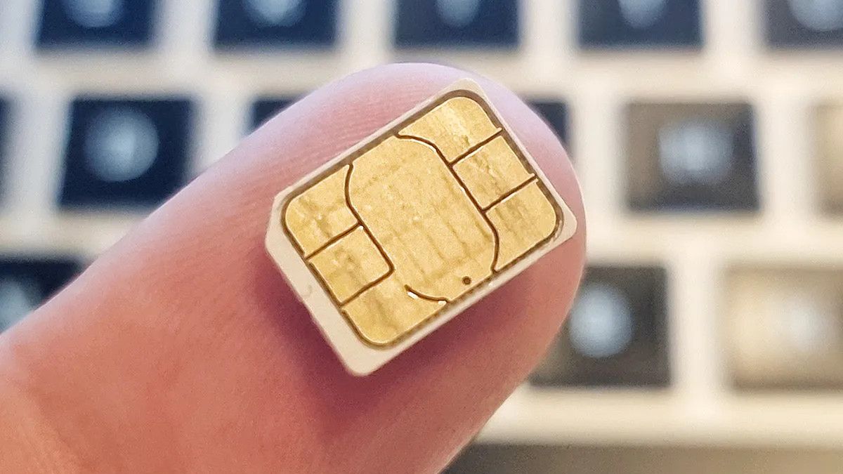 Orange wyłącza 3G. Operator radzi zmienić telefon oraz kartę SIM 1