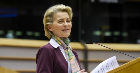 Paszporty szczepionkowe. KE przedstawi projekt