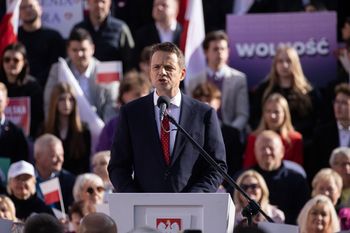 Trzaskowski wbija szpilę Nawrockiemu. Przypomniał siódme przykazanie