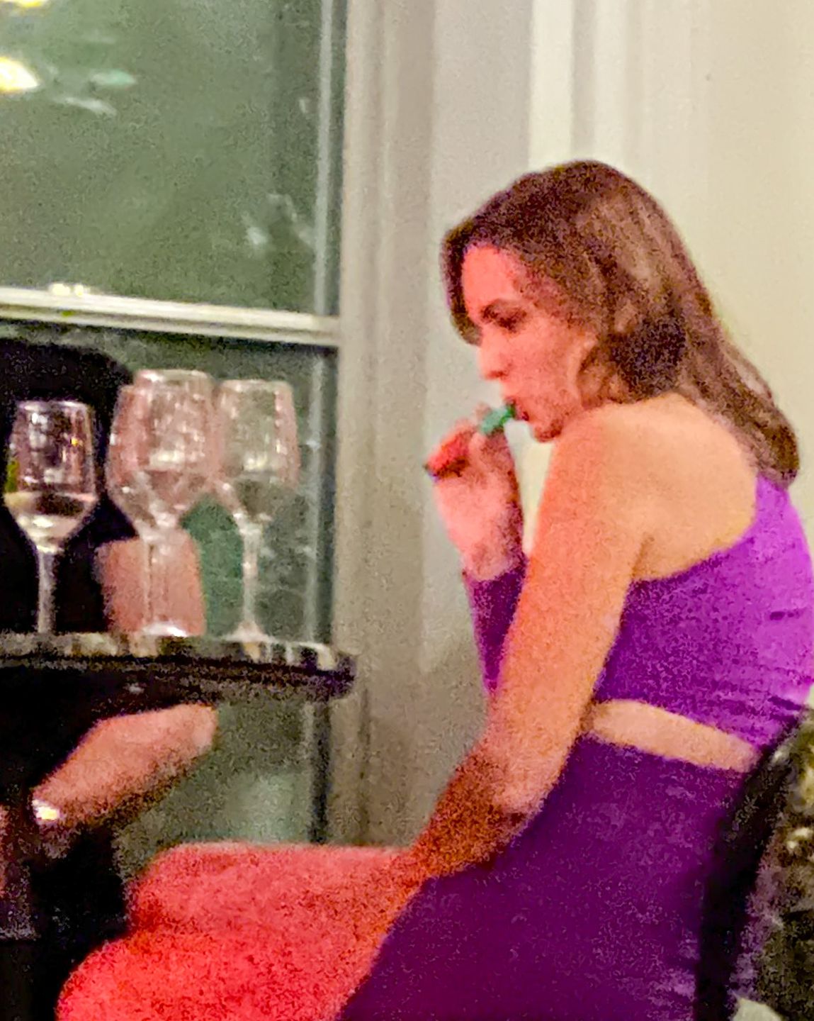 Anna Wendzikowska imprezuje z tajemniczym brunetem