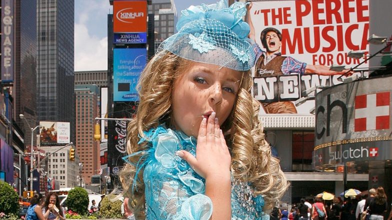 Miała SZEŚĆ LAT, gdy ZAROBIŁA pierwszy MILION. Jak dziś wygląda 