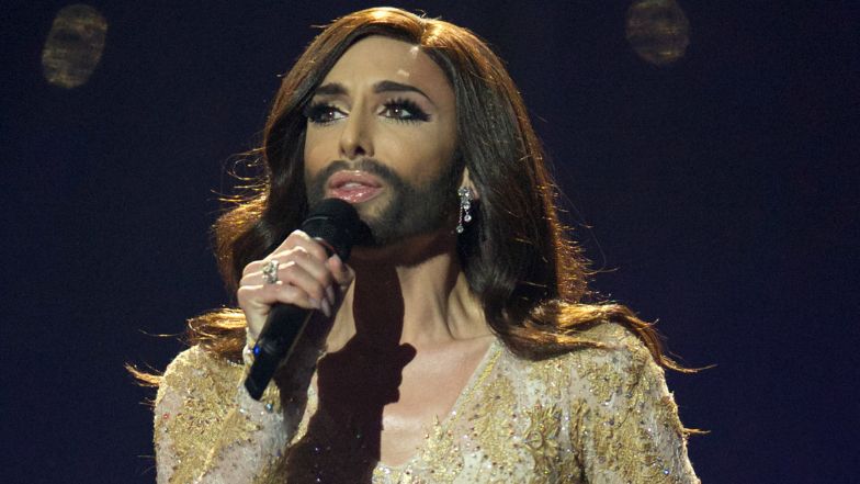 Jak dziś wygląda Conchita Wurst? Zarost pozostał, ale po długich włosach nie ma śladu