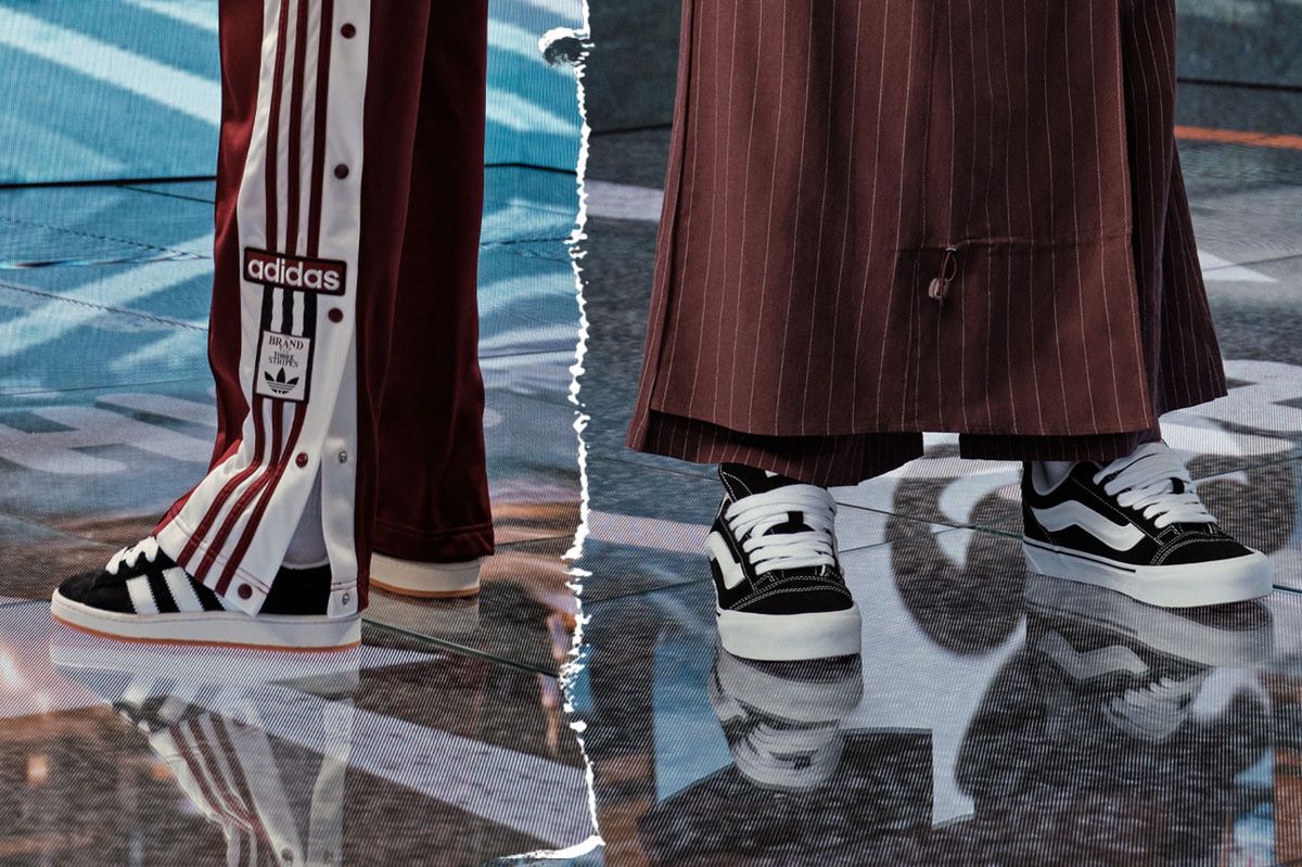 Czarne sneakersy damskie na jesień 2023 – porady i stylizacje