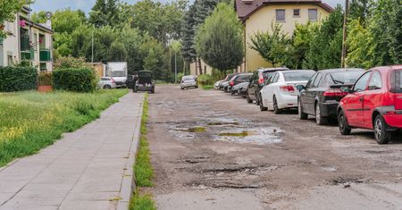 Duże zmiany na Miodowej w Płocku. Powstaną nowe jezdnie, chodniki i parkingi