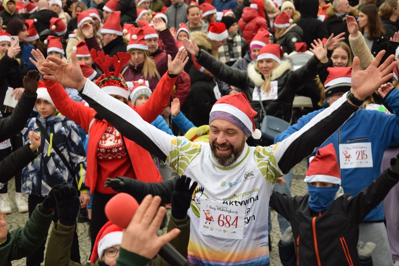 Weekend sportowy: Biegi, ostatki piłkarskie i hale