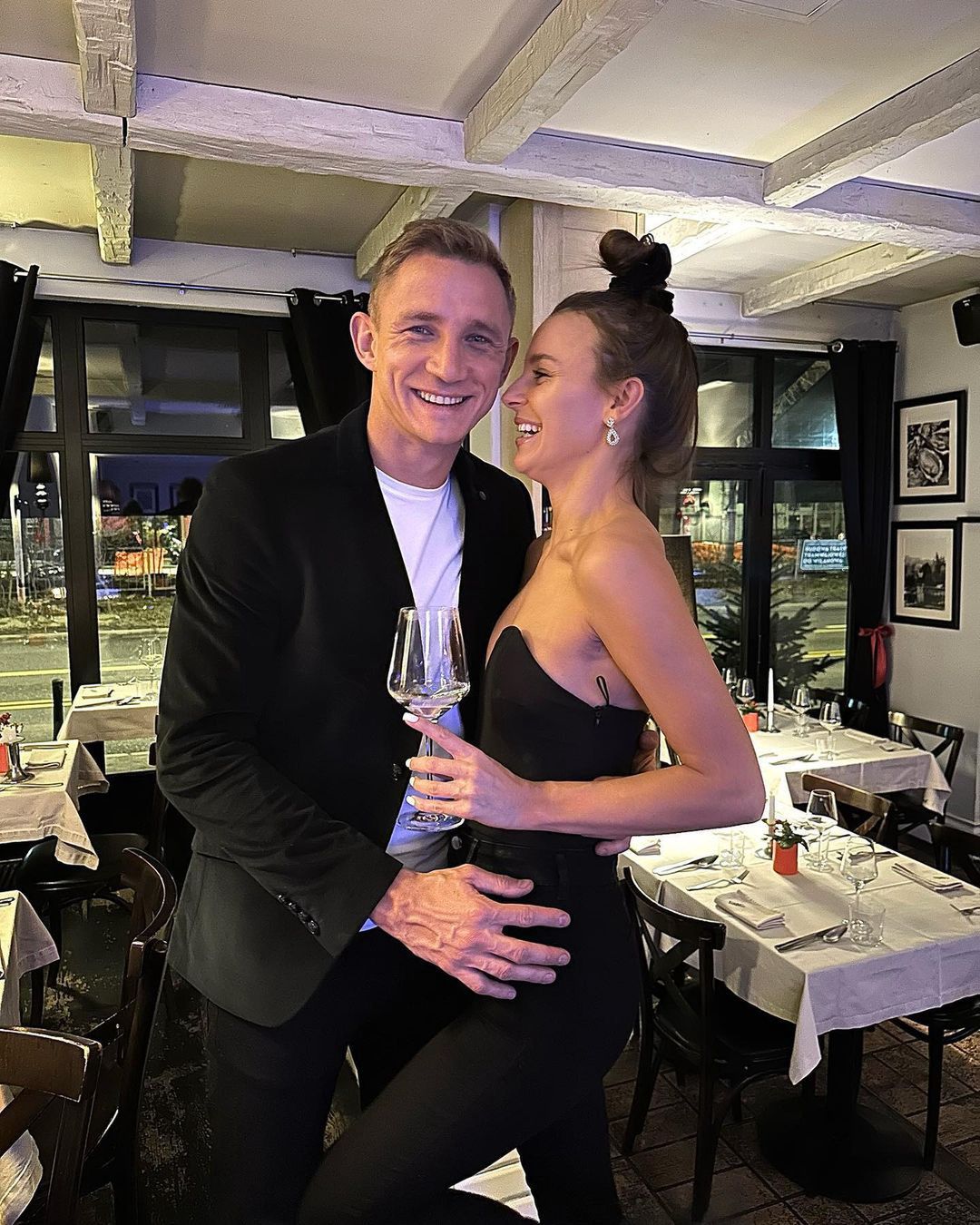 Jakub Rzeźniczak wdaje się w dyskusję z internautką. Zarzuciła mu zdradę