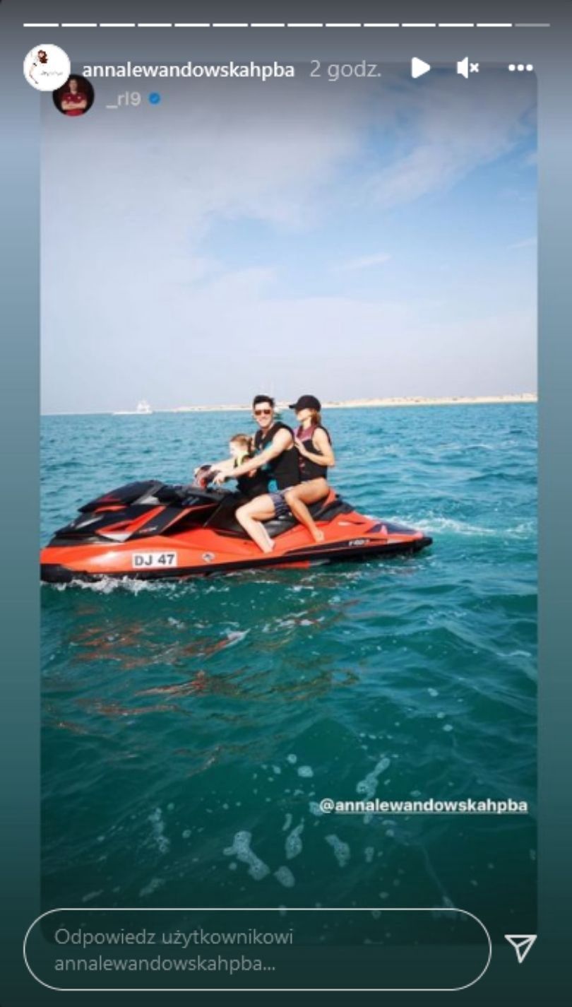 Anna i Robert Lewandowscy dokazują na jachcie w Dubaju