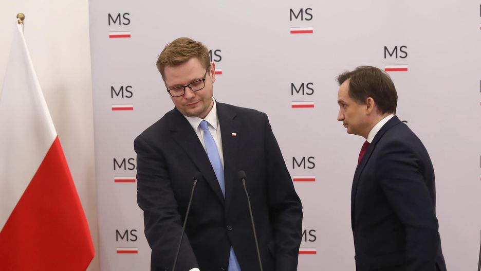 Michał Woś ma zakaz kontaktu m.in. ze Zbigniewem Ziobrą